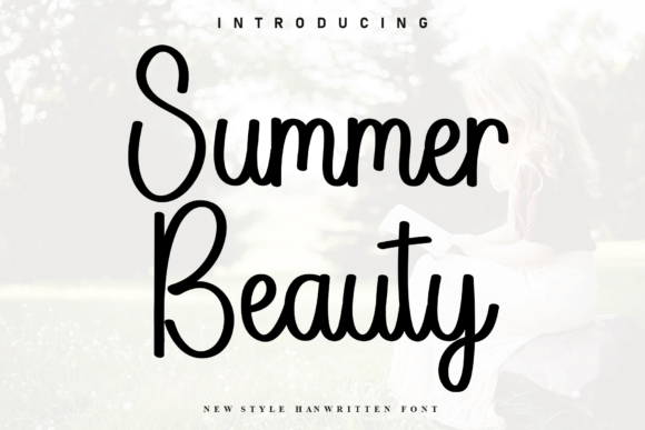 Summer Beauty: A Handwritten Font with a Sporty Elegance